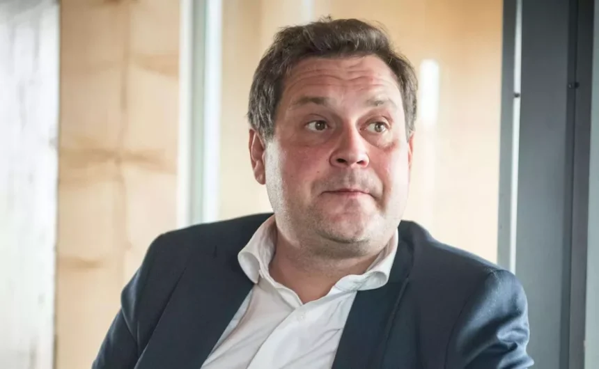 jethro rostedt mustalainen